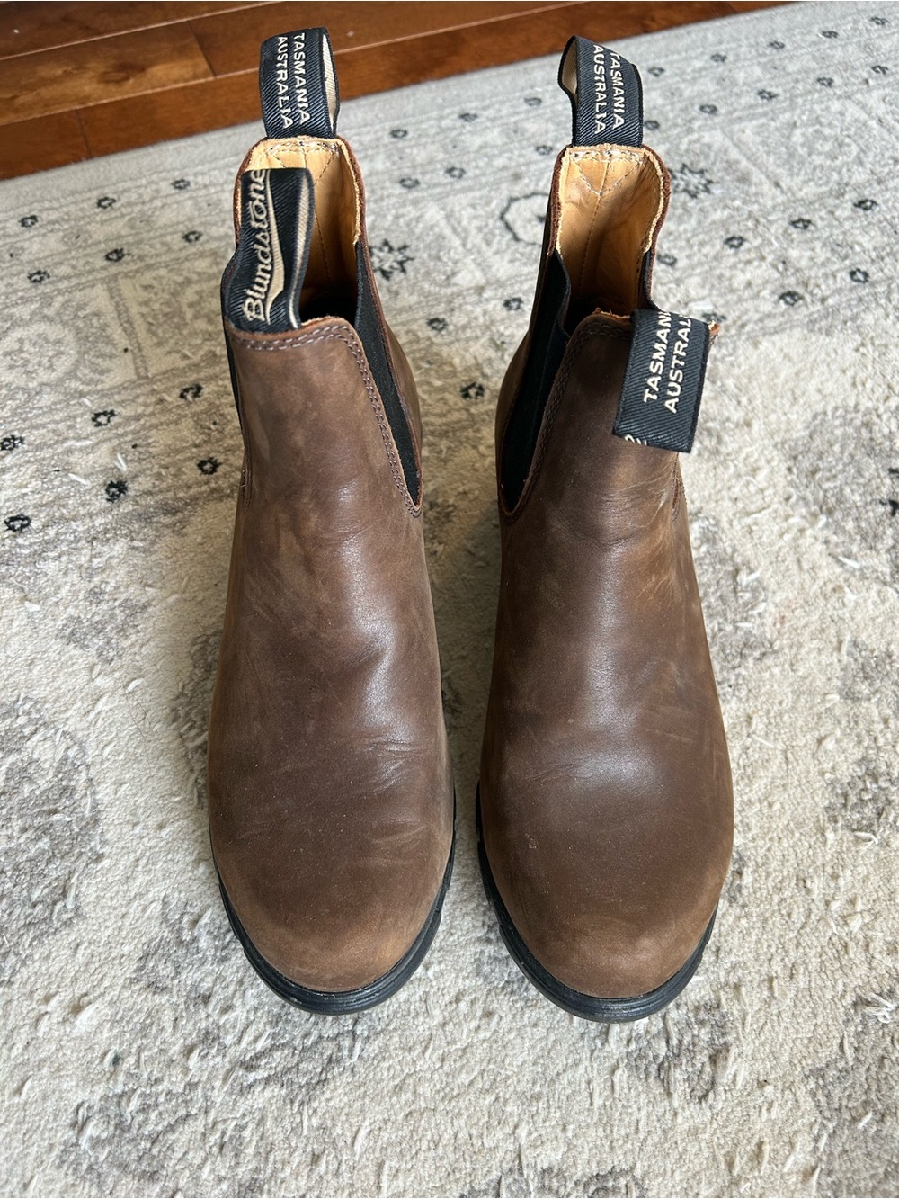 Blundstone chelsea boots